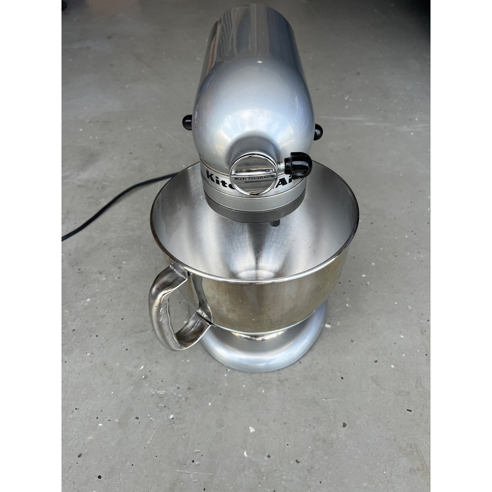 KitchenAide Artisan Series 5 Quart Tilt Head Stand Mixer Contour Silver - Picture 3 of 7